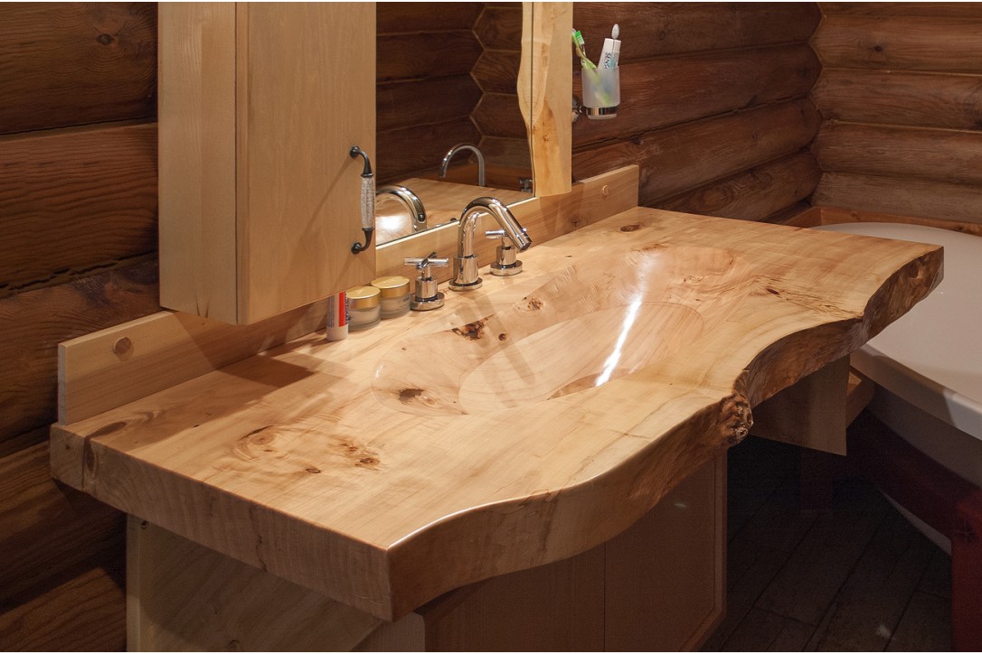 Waschbecken aus holz. Pappelmaser №5
